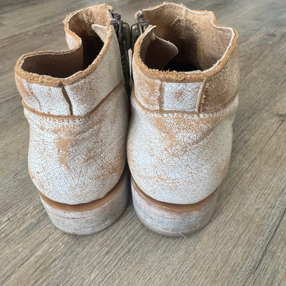 Matisse Womens Distressed White Leather 7B Ankle Boots Side Zip Made in Mexico - Picture 10 of 11